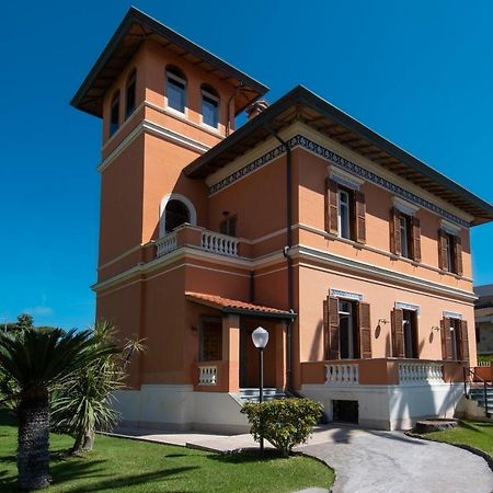 Palazzo Moresco Santa Marinella Extérieur photo