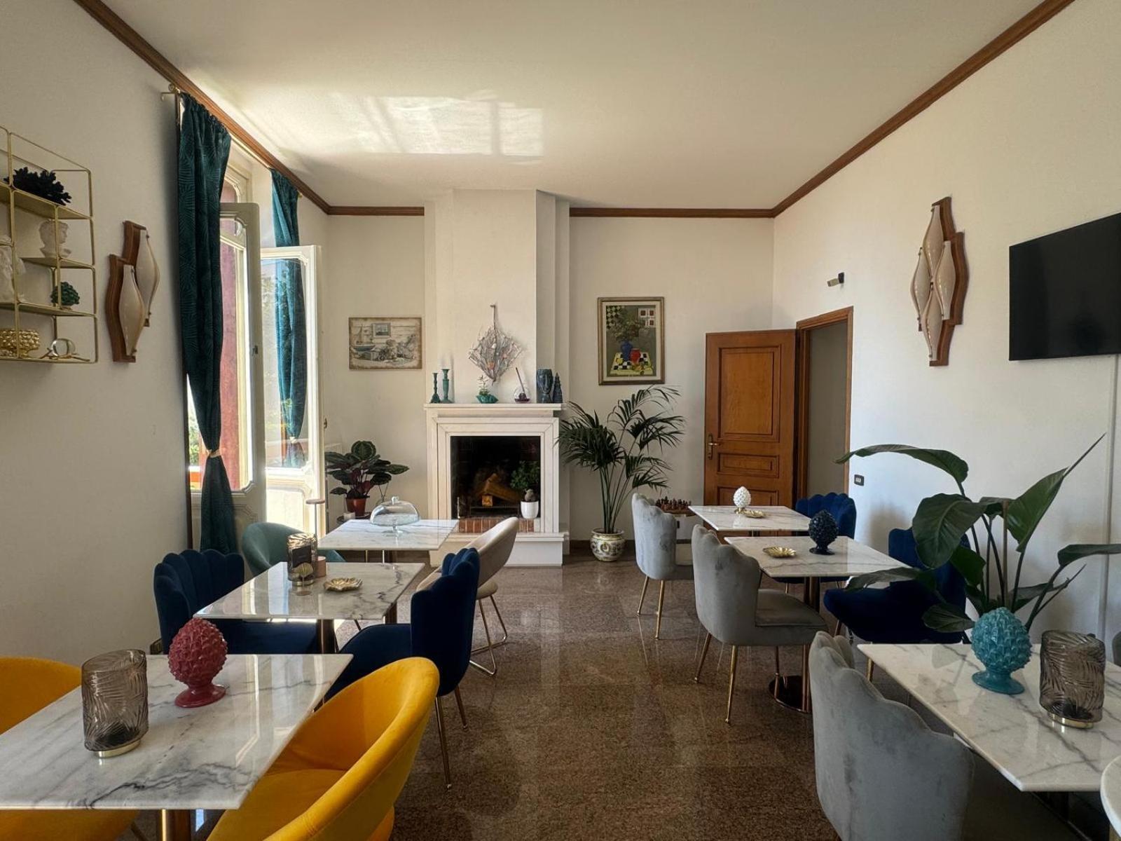 Palazzo Moresco Santa Marinella Extérieur photo