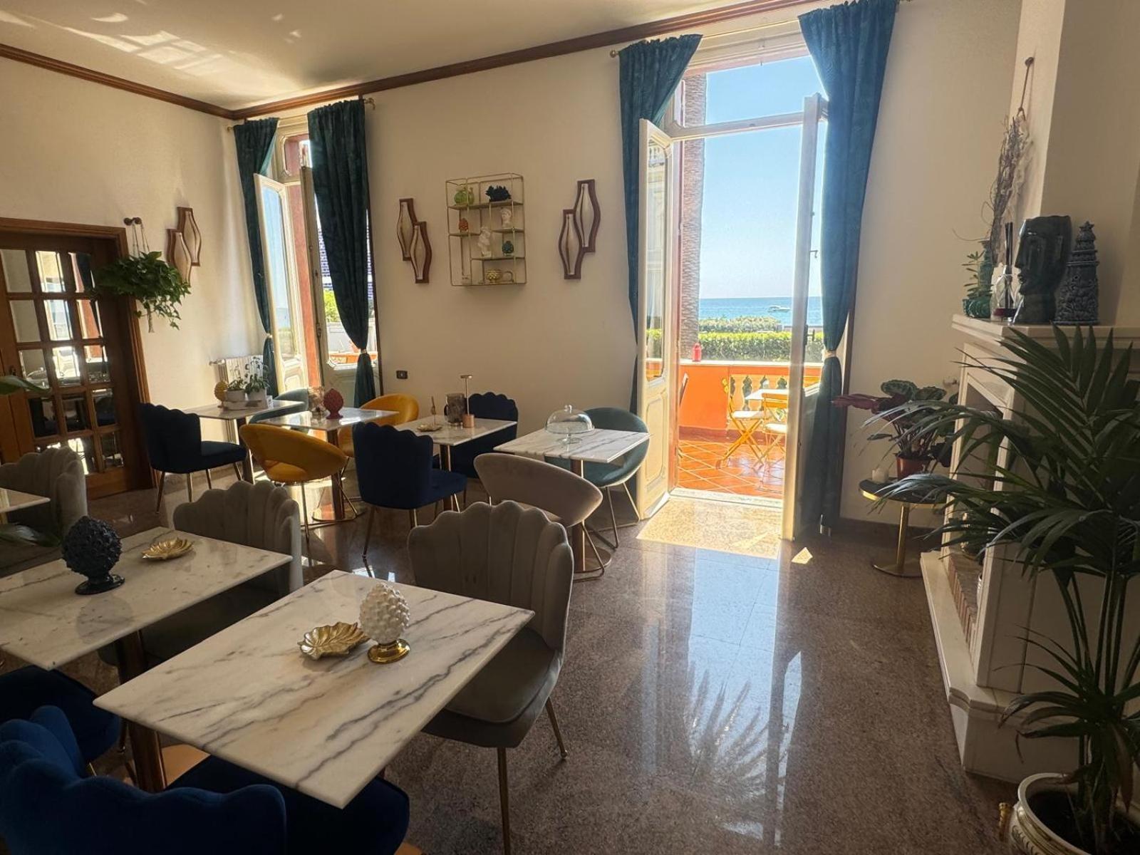 Palazzo Moresco Santa Marinella Extérieur photo