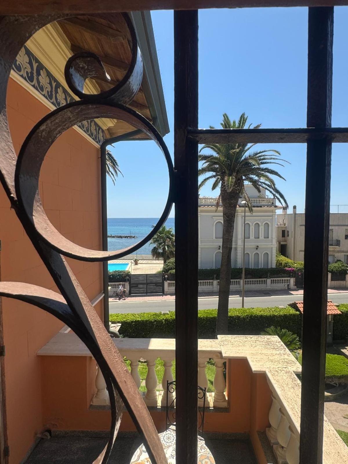 Palazzo Moresco Santa Marinella Extérieur photo